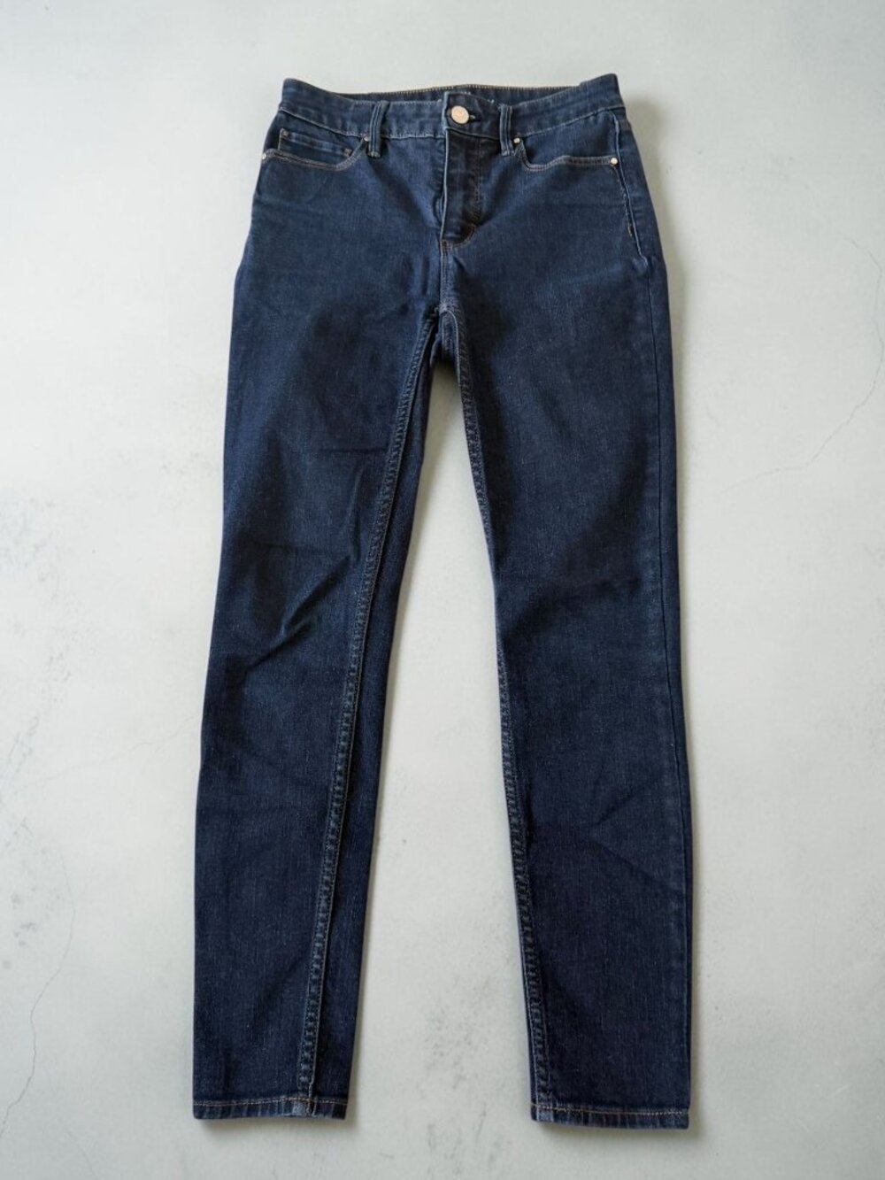 WHITE HOUSE BLACK MARKET WHBM Dark Wash Skinny Ankle Jeans Size 00